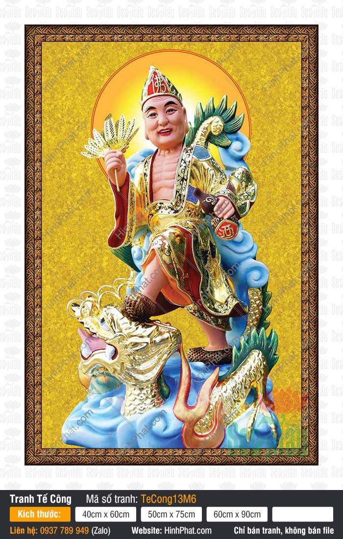 Hình Tế Công Kích Thước Lớn TeCong13M6 Hình Tế Công Kích Thước Lớn TeCong13M6 khắc họa ngài mặc áo gấm vàng đứng oai nghiêm trên rồng
