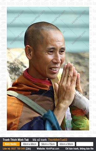 Thầy Thích Minh Tuệ 03 chắp tay mỉm cười hiền hòa