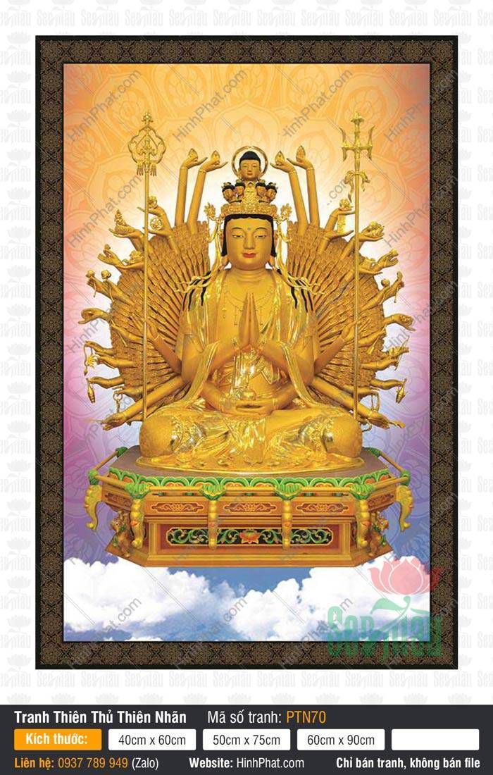 Hình Bồ Tát Thiên Thủ Thiên Nhãn PTN70 Hình Bồ Tát Thiên Thủ Thiên Nhãn PTN70 ngự tòa sen vàng giữa nền trời mây trắng xanh.