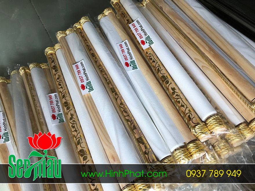 Tranh Phật in trên vải Canvas gắn sáo gỗ